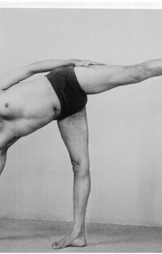 1.4.18_Ardha Chandrasana